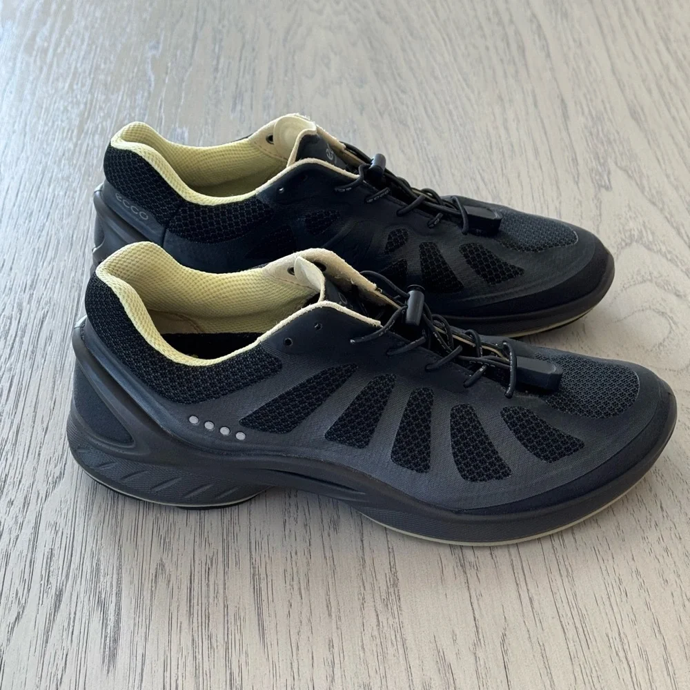 Ecco Biom Fjuel Black and Gray Sneaker shoes size women’s 7 - Picture 3 of 7